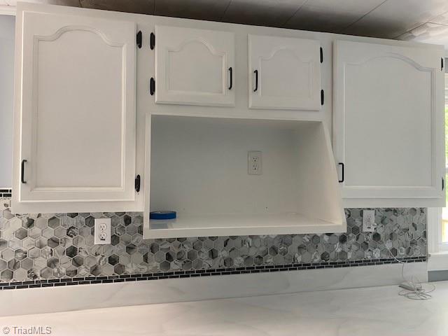 140 Overbrook Road Salisbury, NC 28147 - Photo 6 of 27 Custom Cabinetry & Backsplash