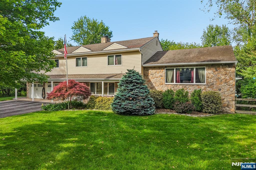 123 Midwood Road Paramus, NJ 07652 - Photo 2 of 46