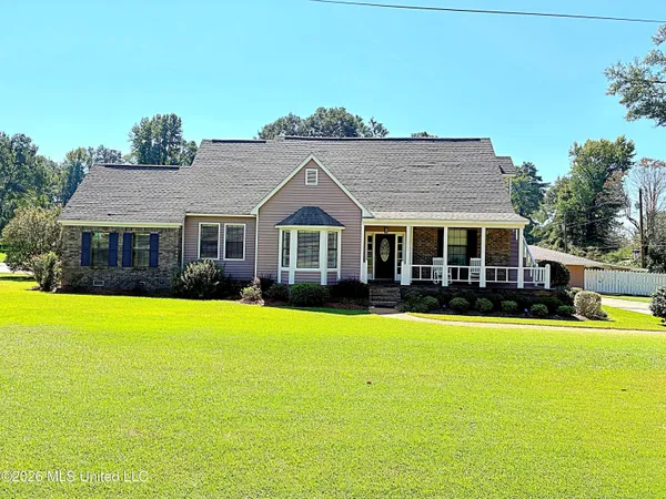 $334,000 | 110 Shady Oaks Circle, Carthage, MS 39051