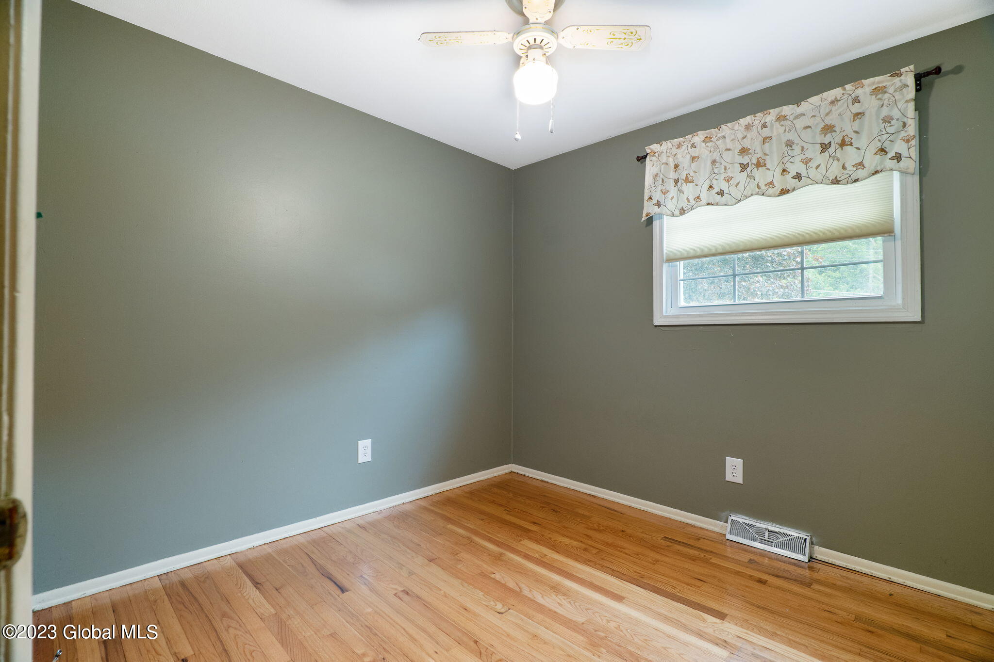 89 Rapple Drive Colonie, NY 12205 - Photo 17 of 37 15-web-or-mls-89RappleDr_15