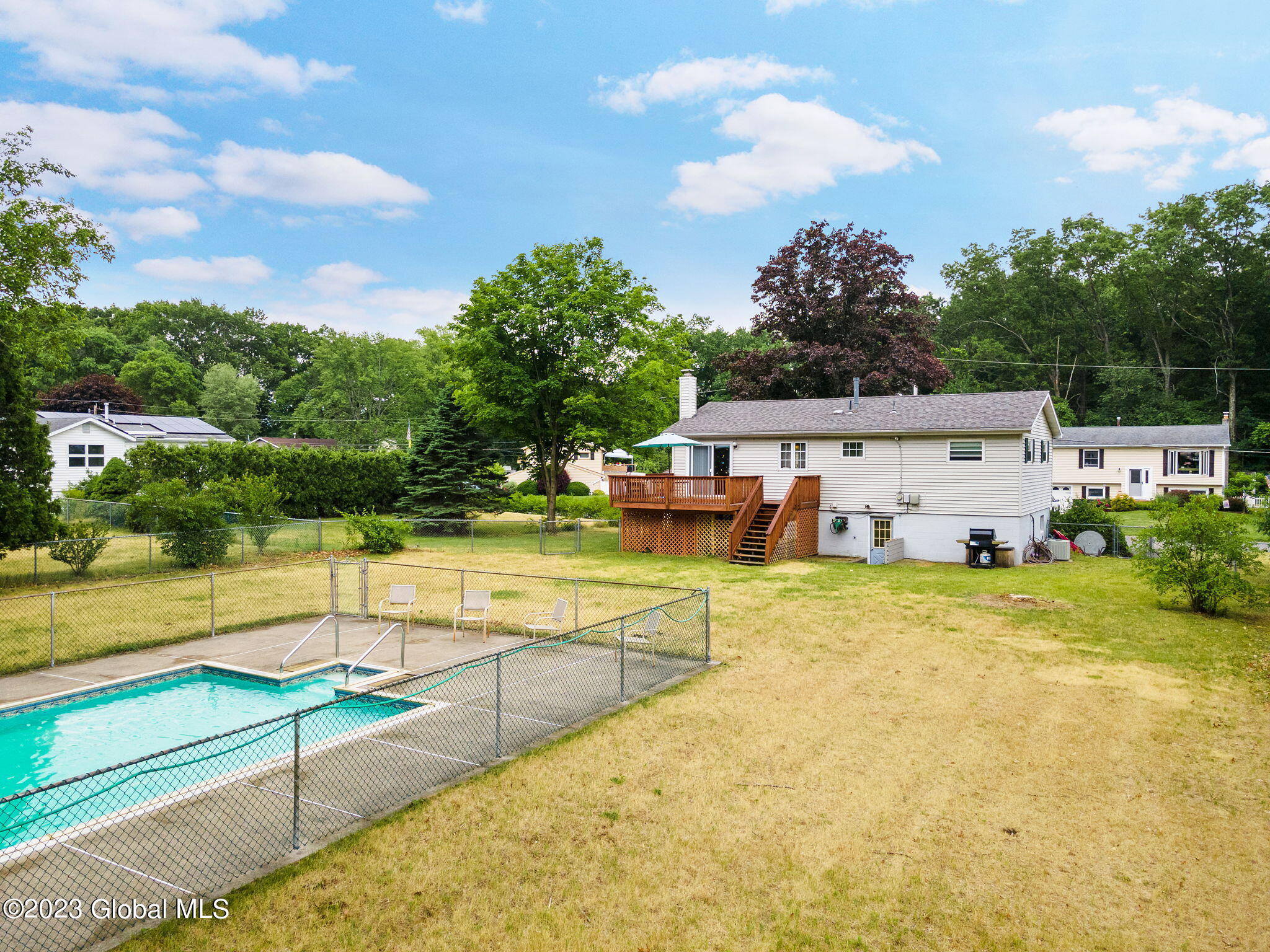 89 Rapple Drive Colonie, NY 12205 - Photo 32 of 37 33-web-or-mls-89RappleDr_33