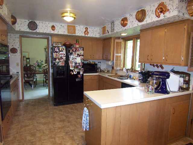 406 West Wolf Road Peoria, IL 61614 - Photo 4 of 9 Gallery Image 4
