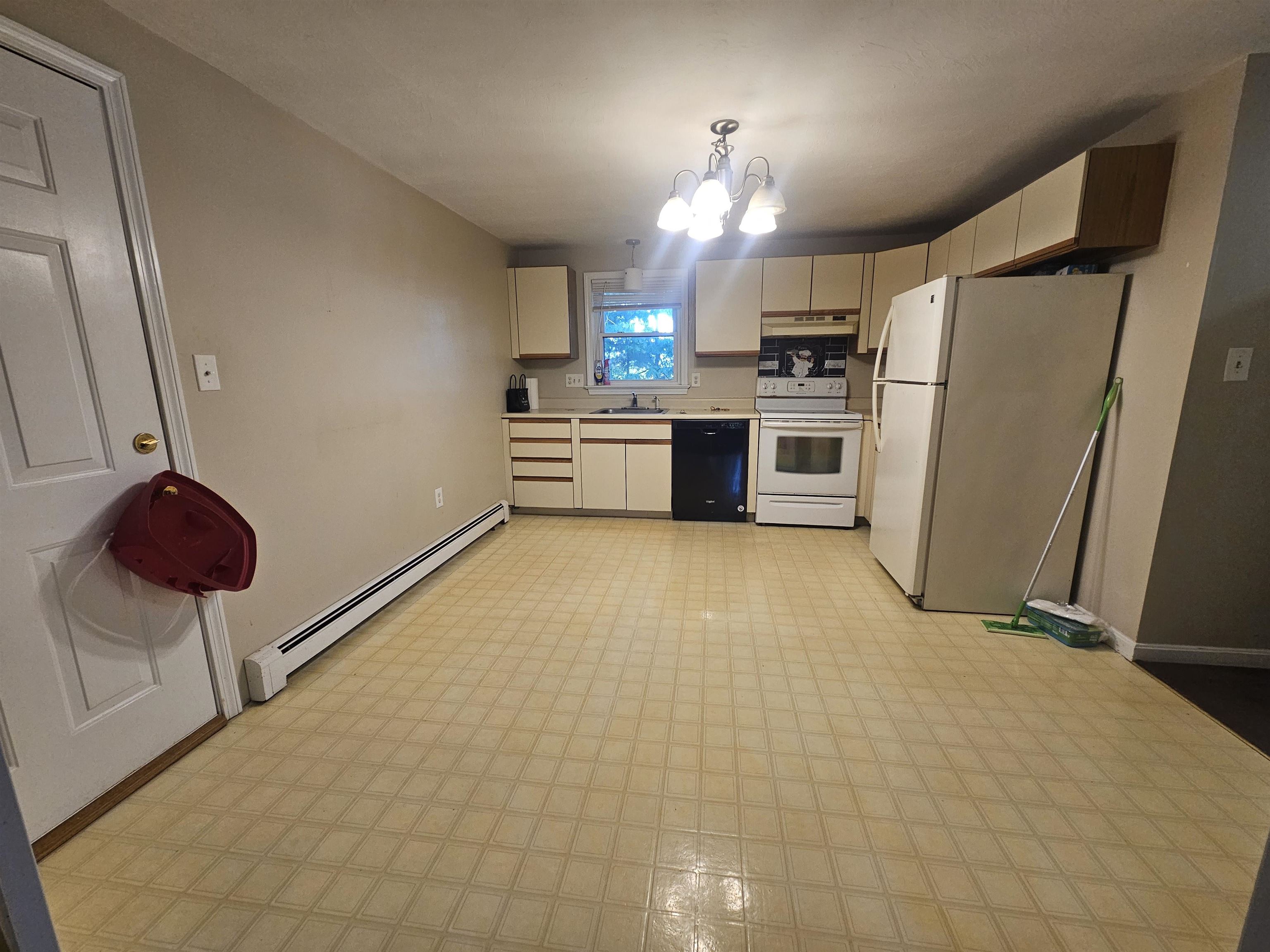 200 Circle Road, Unit 12 Manchester, NH 03103 - Photo 7 of 16