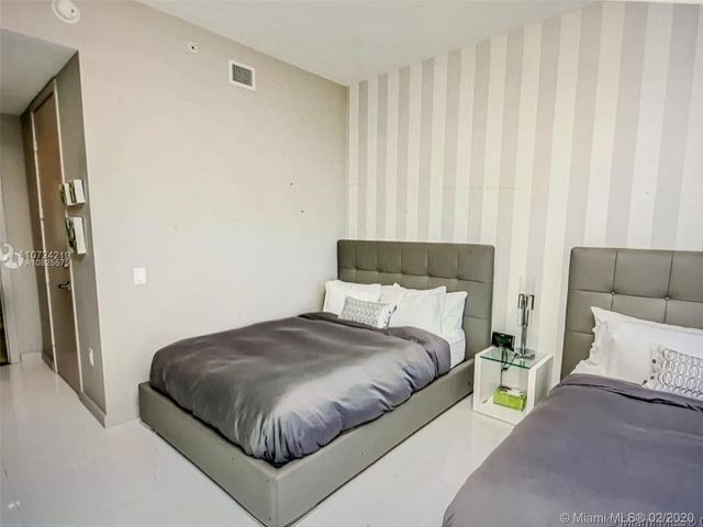 $575,000 | 1100 Biscayne Boulevard, Unit 4003, Miami, FL 33132