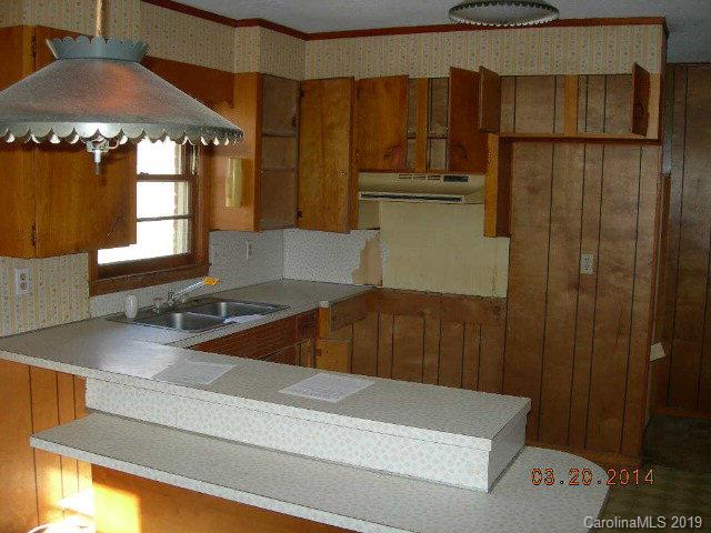 101 Bond Street Marion, NC 28752 - Photo 7 of 12