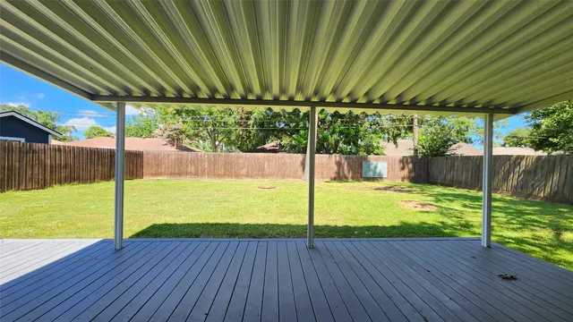 $1,750 | 223 Sycamore Drive, Highlands, TX 77562