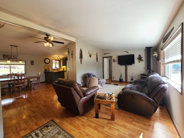 34616 North Madison Road Elk, WA 99009 - Photo 2 of 32