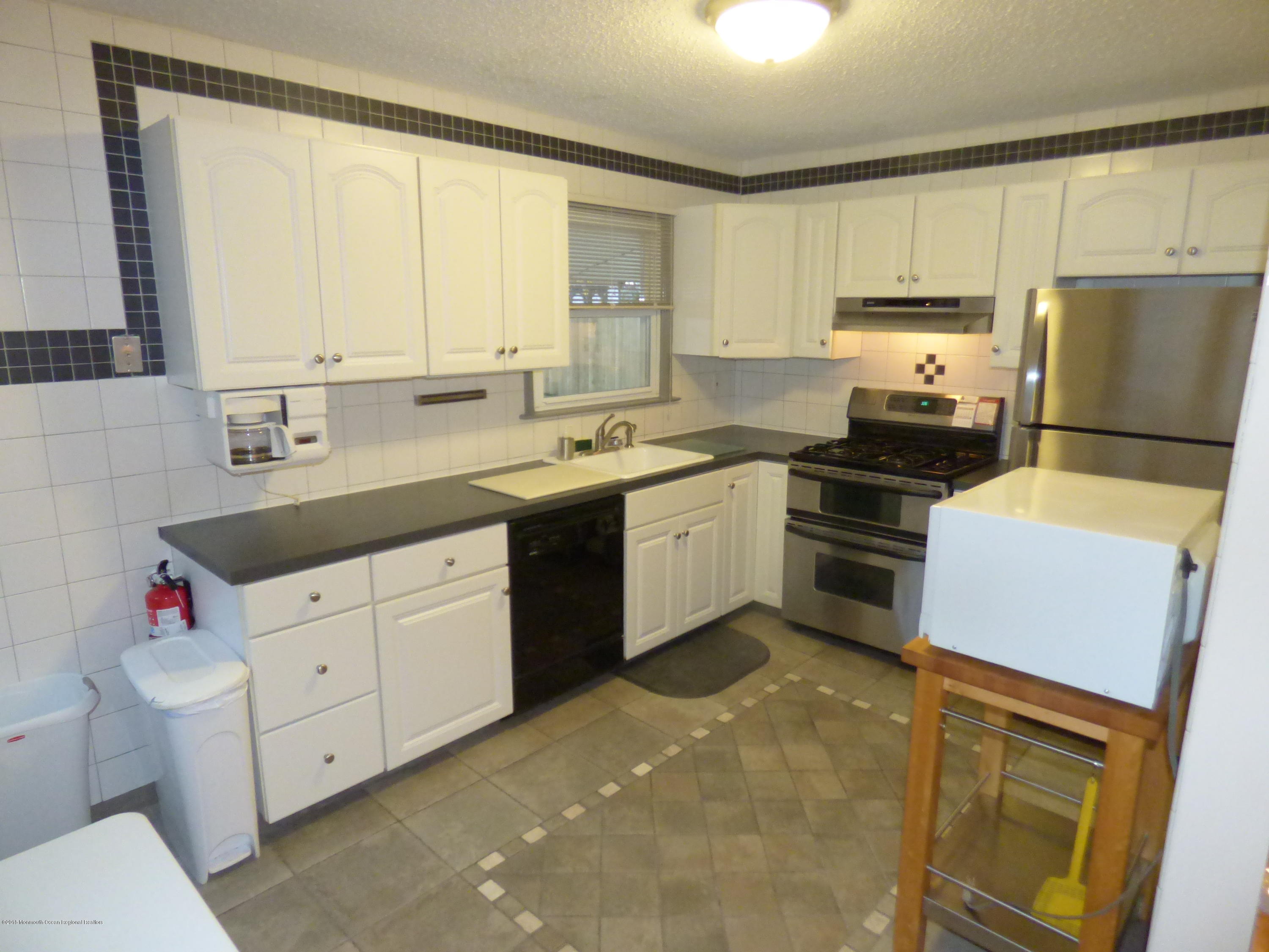 417 Moore Road Neptune Township, NJ 07753 - Photo 6 of 38 P1030948