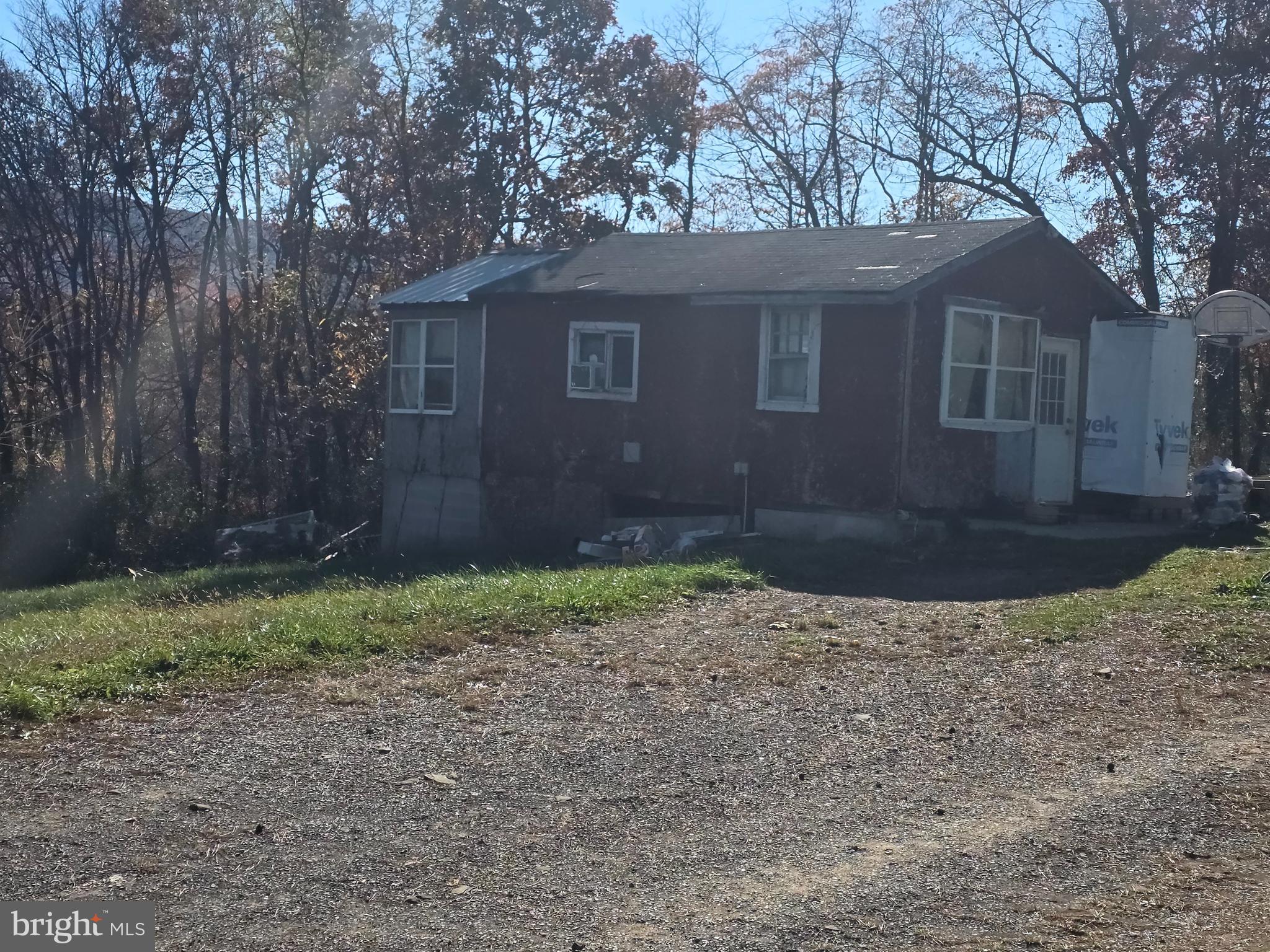 9575 Winchester Grade Road Berkeley Springs, WV 25411 - Photo 4 of 10