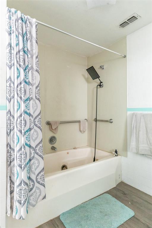 36 Poverty Point Circle Abilene, TX 79601 - Photo 19 of 31 a bathroom with a bathtub and shower