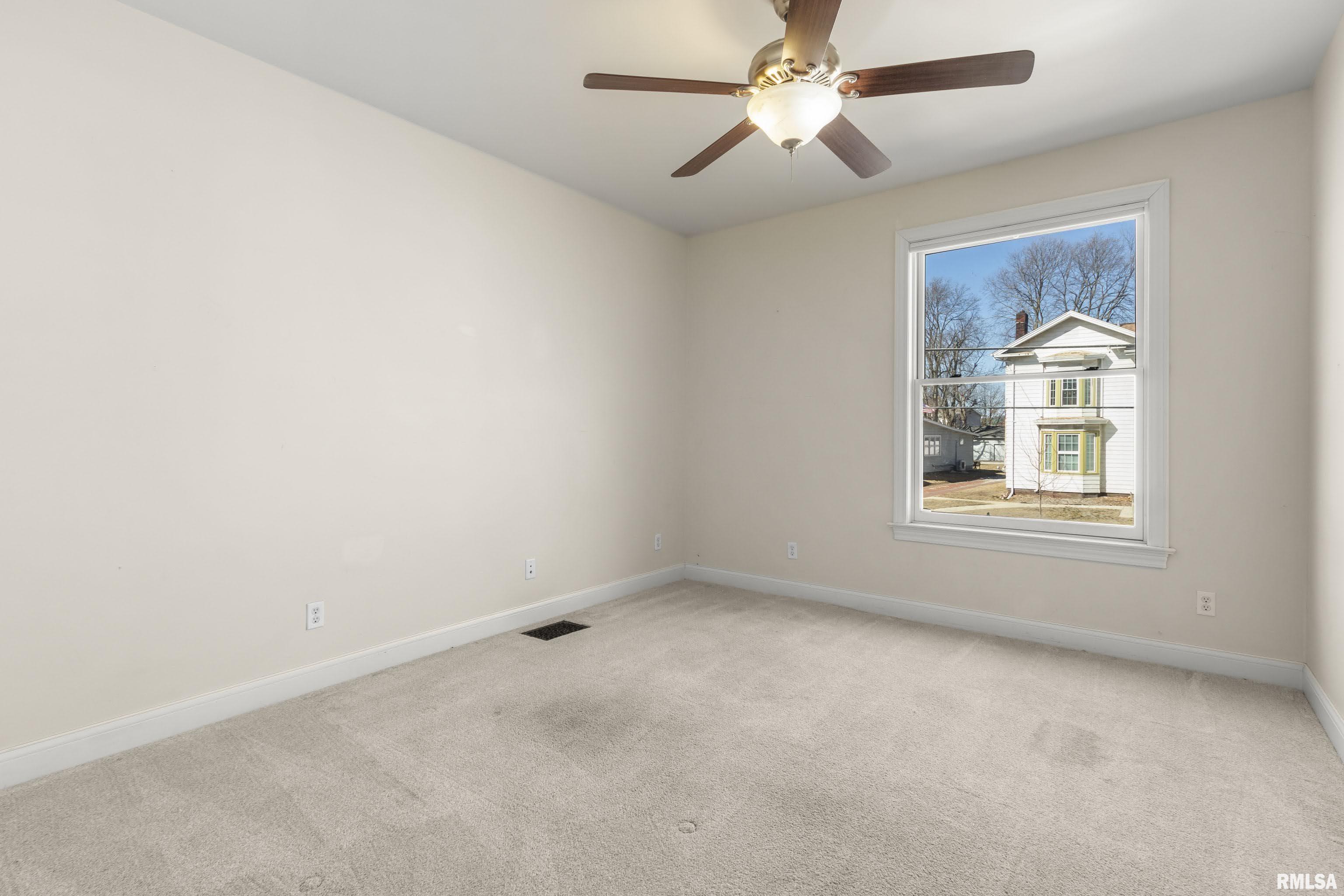 528 West High Street Peoria, IL 61606 - Photo 26 of 54