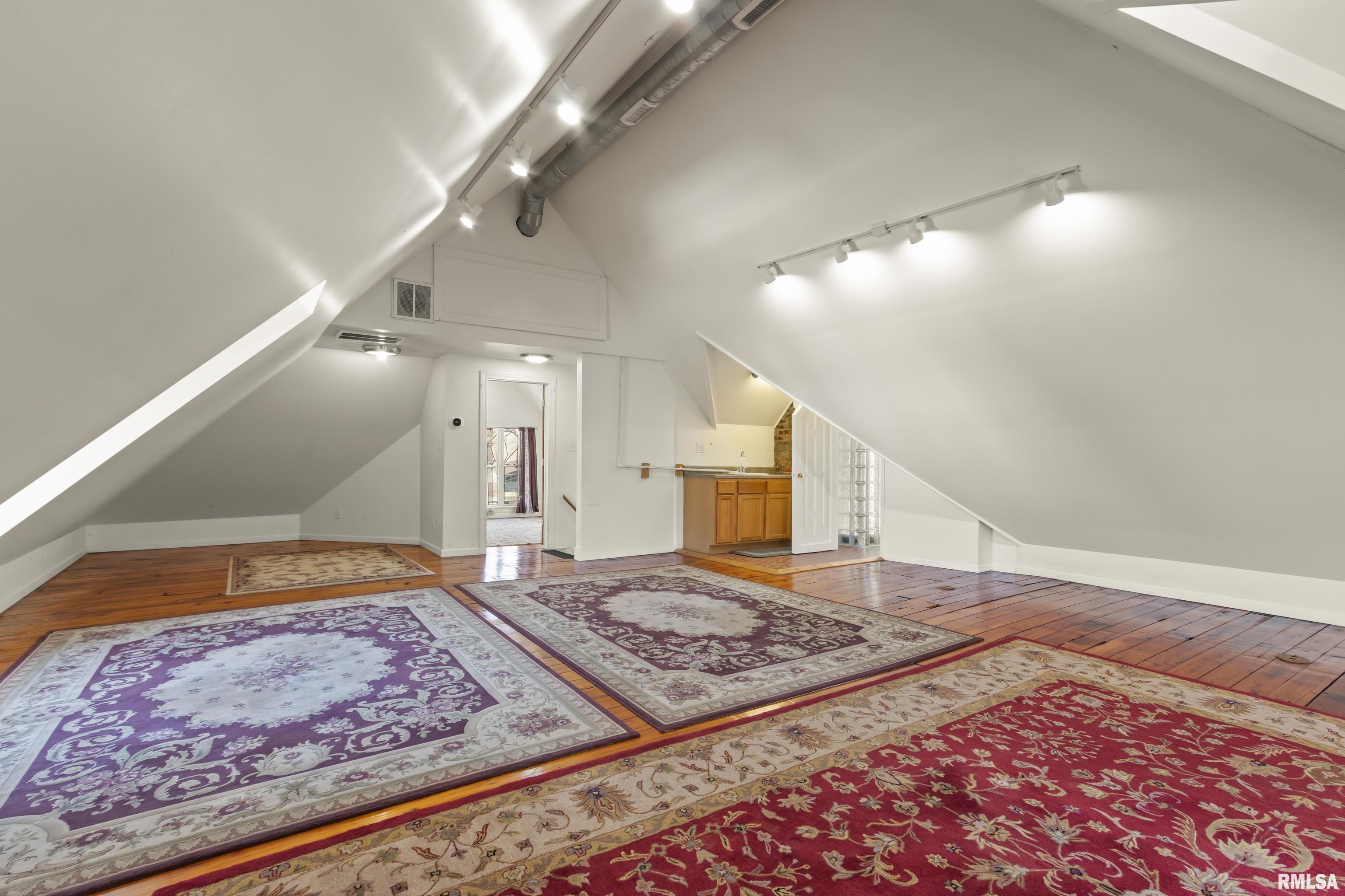 528 West High Street Peoria, IL 61606 - Photo 36 of 54