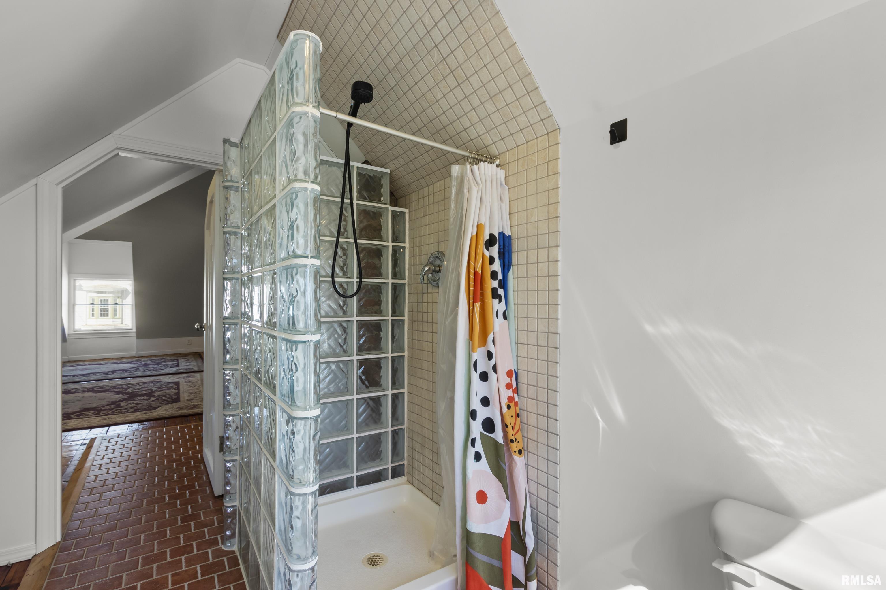 528 West High Street Peoria, IL 61606 - Photo 39 of 54