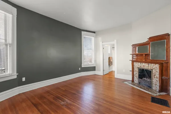 $349,900 | 528 West High Street, Peoria, IL 61606
