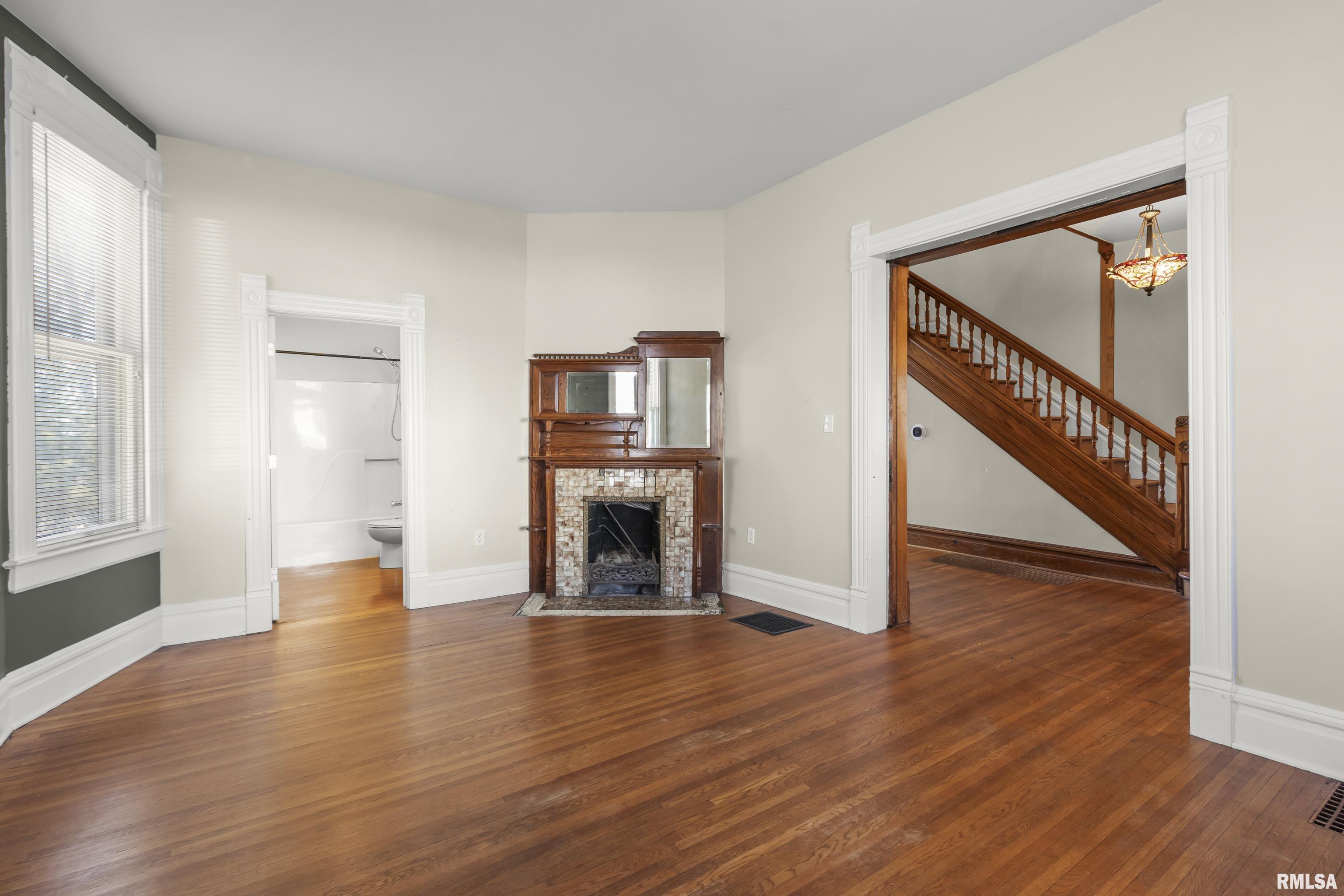 528 West High Street Peoria, IL 61606 - Photo 9 of 54