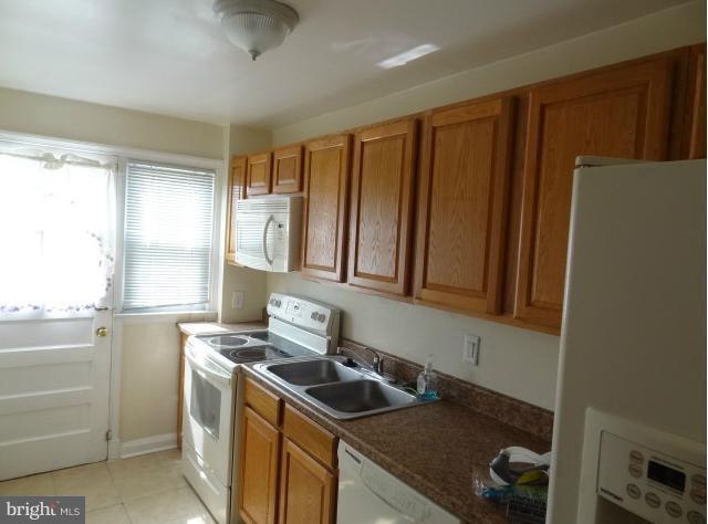 4307 Eldone Road Baltimore, MD 21229 - Photo 4 of 20