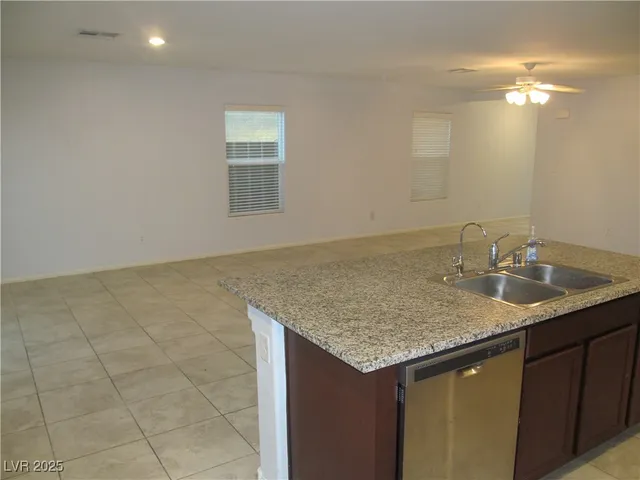 $2,250 | 5730 Casa Branca Street, Las Vegas, NV 89148
