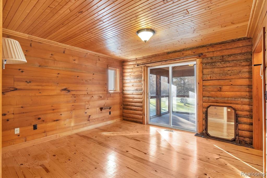 47111 Hull Road Belleville, MI 48111 - Photo 14 of 46