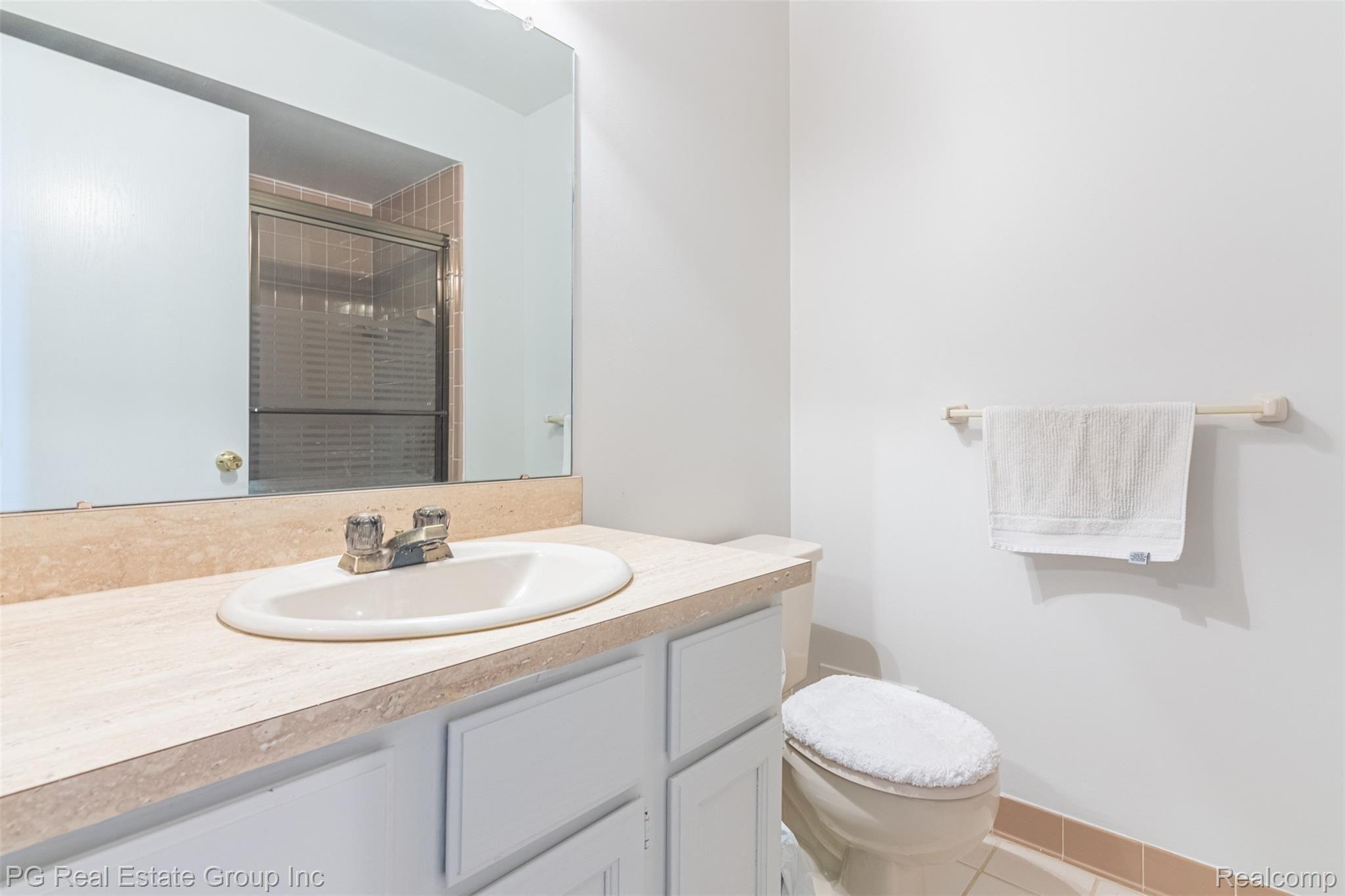 554 Tennyson Rochester, MI 48307 - Photo 21 of 28 554 Tennyson-21.jpg