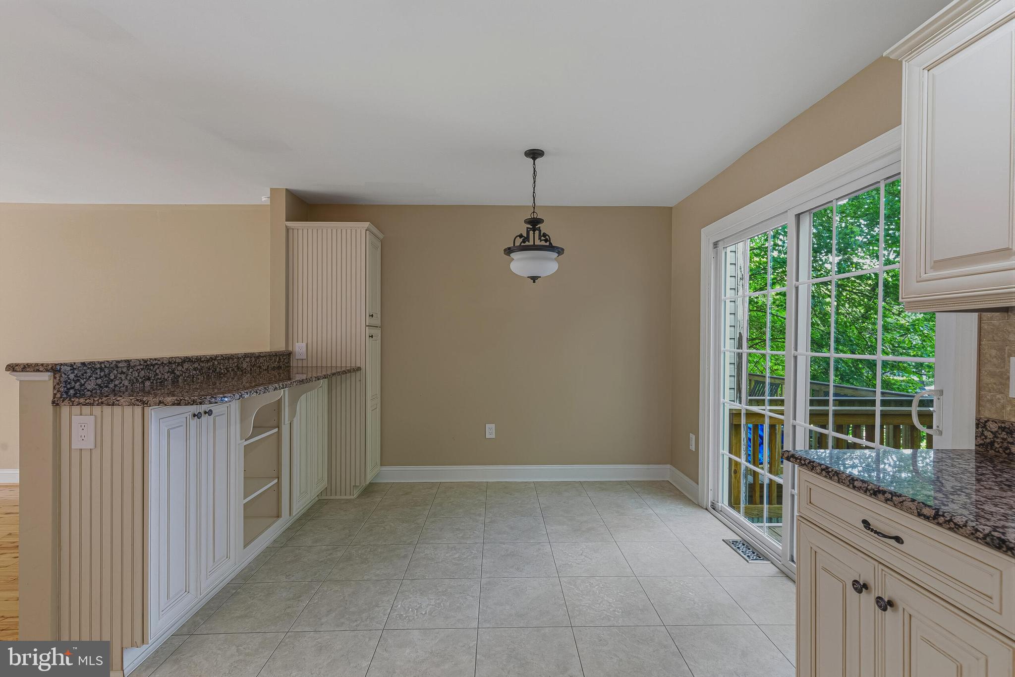 8144 Cliffview Avenue Springfield, VA 22153 - Photo 10 of 37