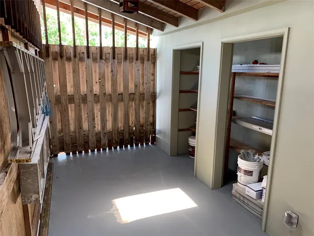 a view of front door with entryway