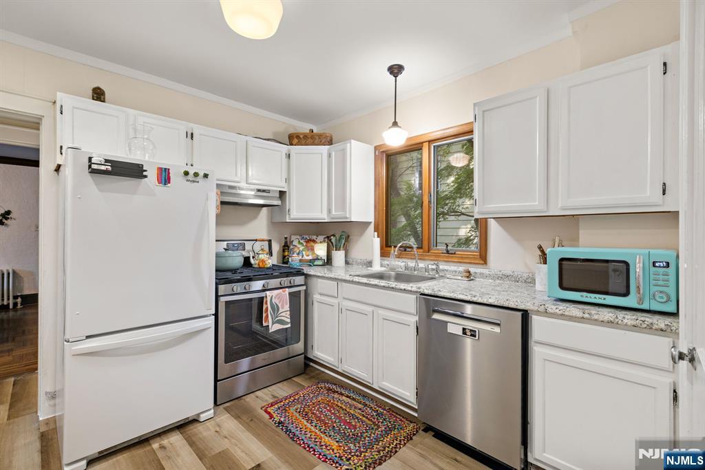 51 Ridgehurst Road West Orange, NJ 07052 - Photo 10 of 28