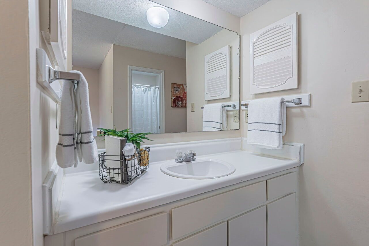 2516 Avent Ferry Road, Unit 206 Raleigh, NC 27606 - Photo 9 of 13 Photo 9