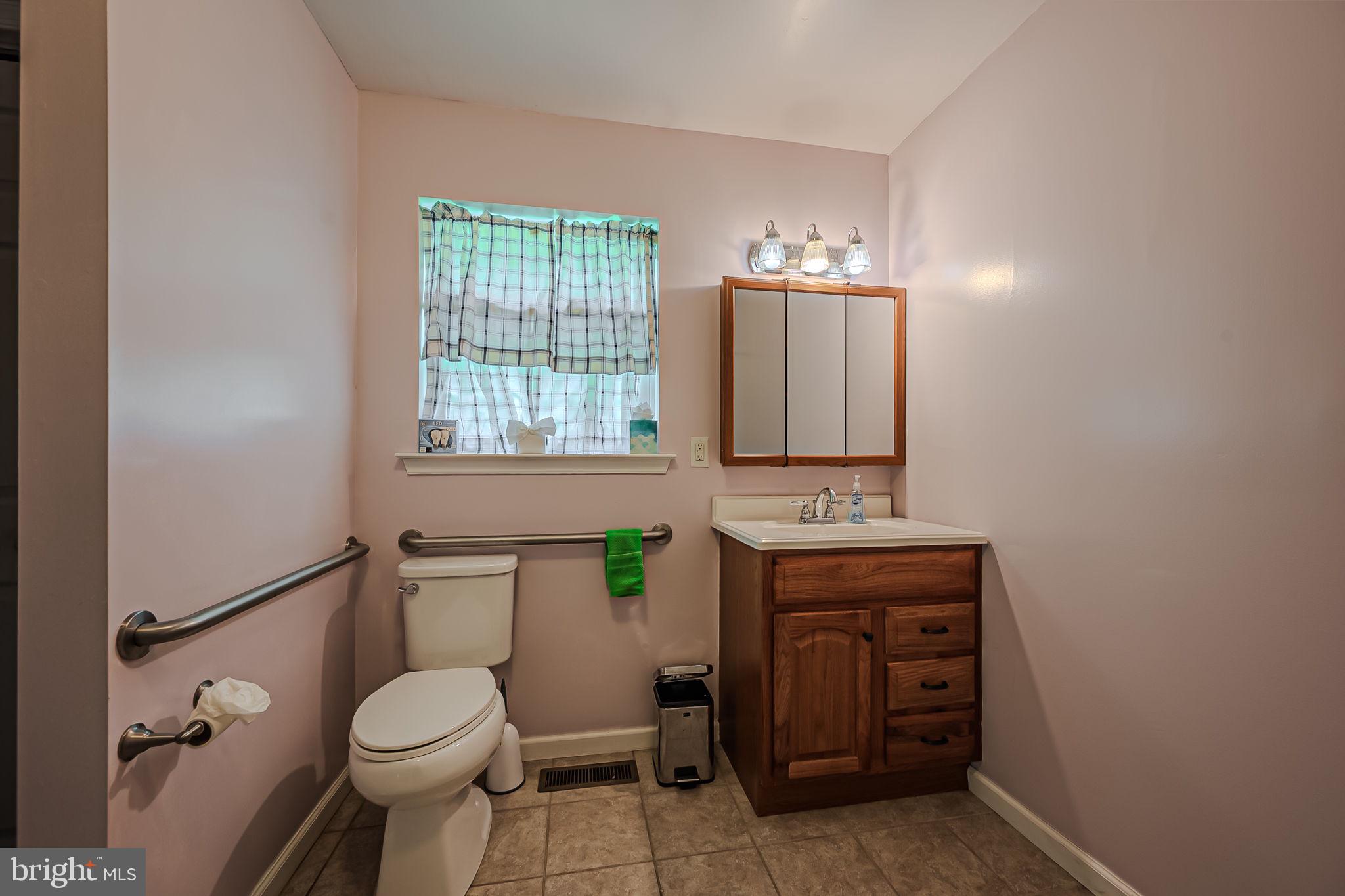 1063 Bayview Road Middletown, DE 19709 - Photo 19 of 40 Main level Bathroom