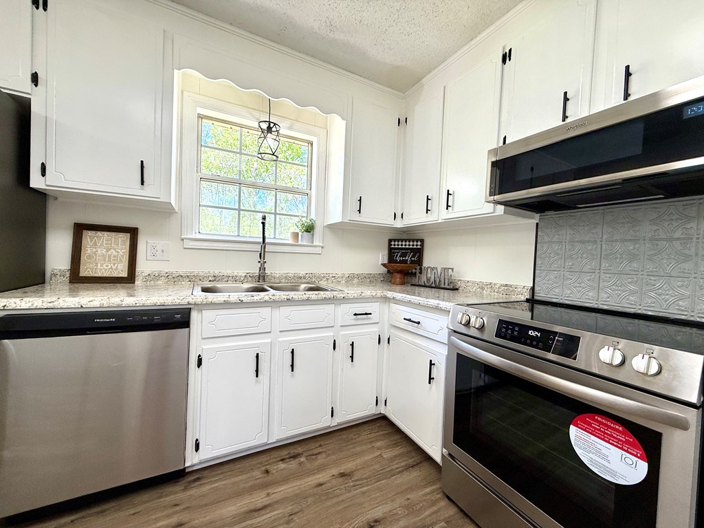 104 Windy Hill Road Taylor, AL 36301 - Photo 7 of 29
