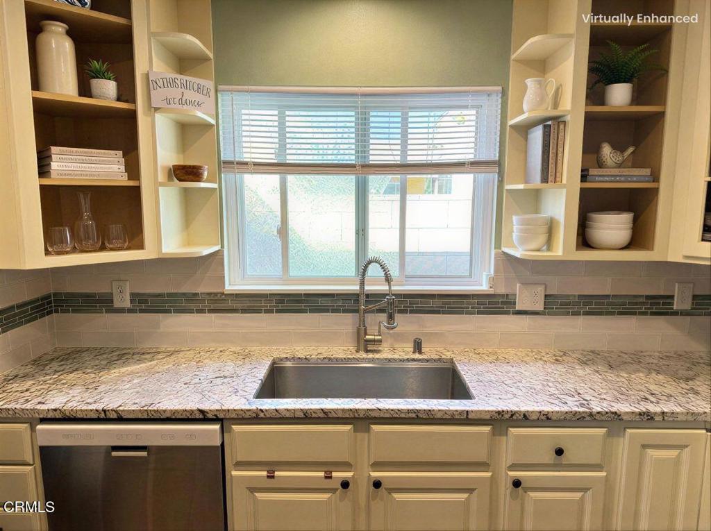 860 Morro Way Oxnard, CA 93033 - Photo 5 of 9