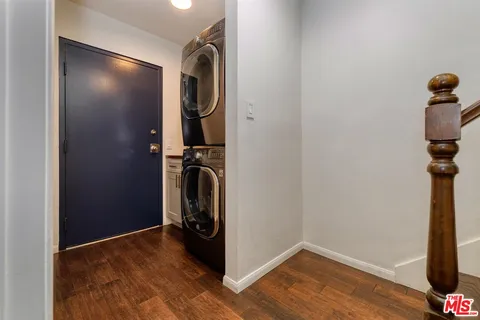 $4,500 | 18100 Burbank Boulevard, Unit 19, Tarzana, CA 91356