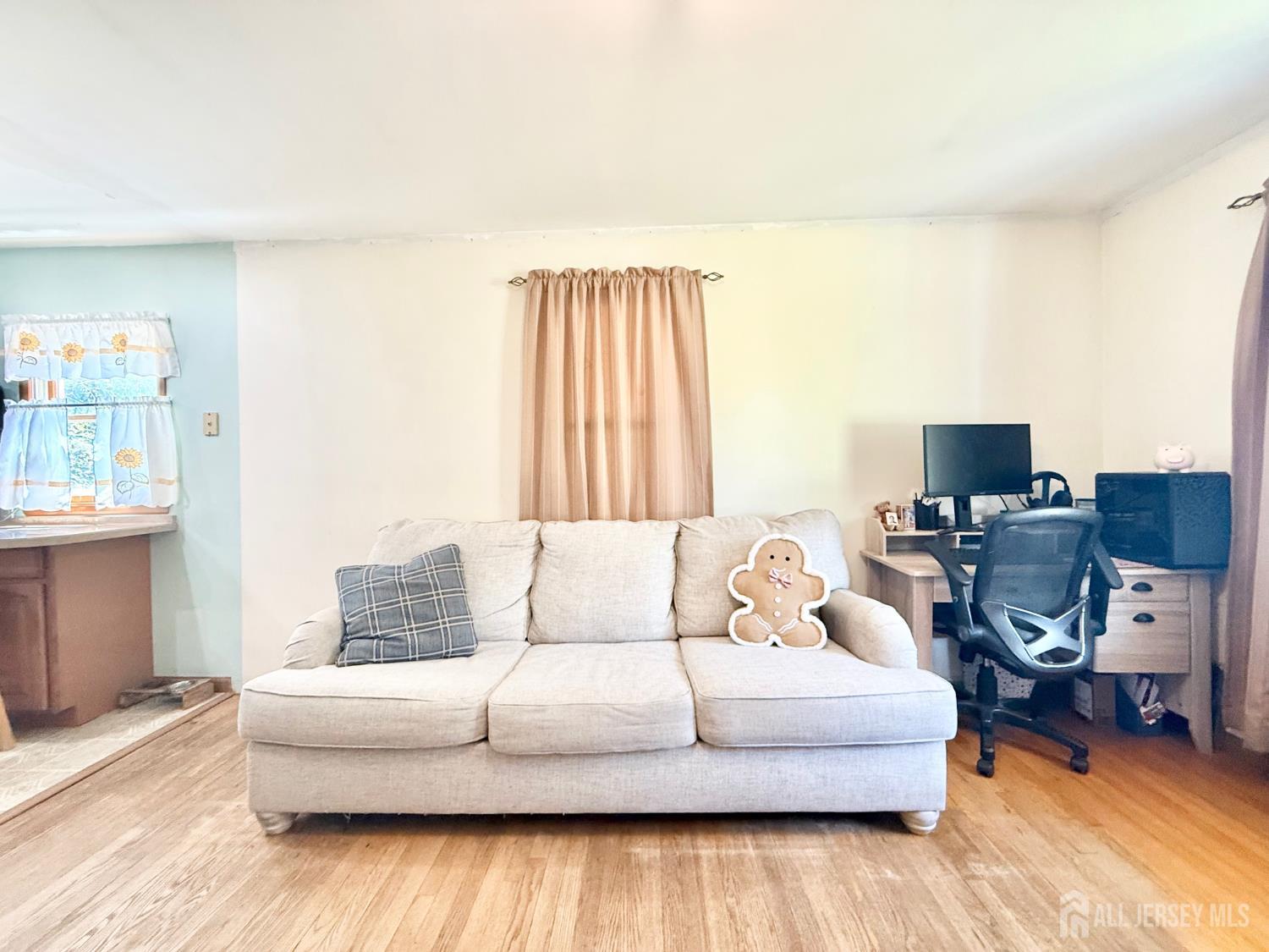 105 Old Post Road Edison, NJ 08817 - Photo 9 of 20