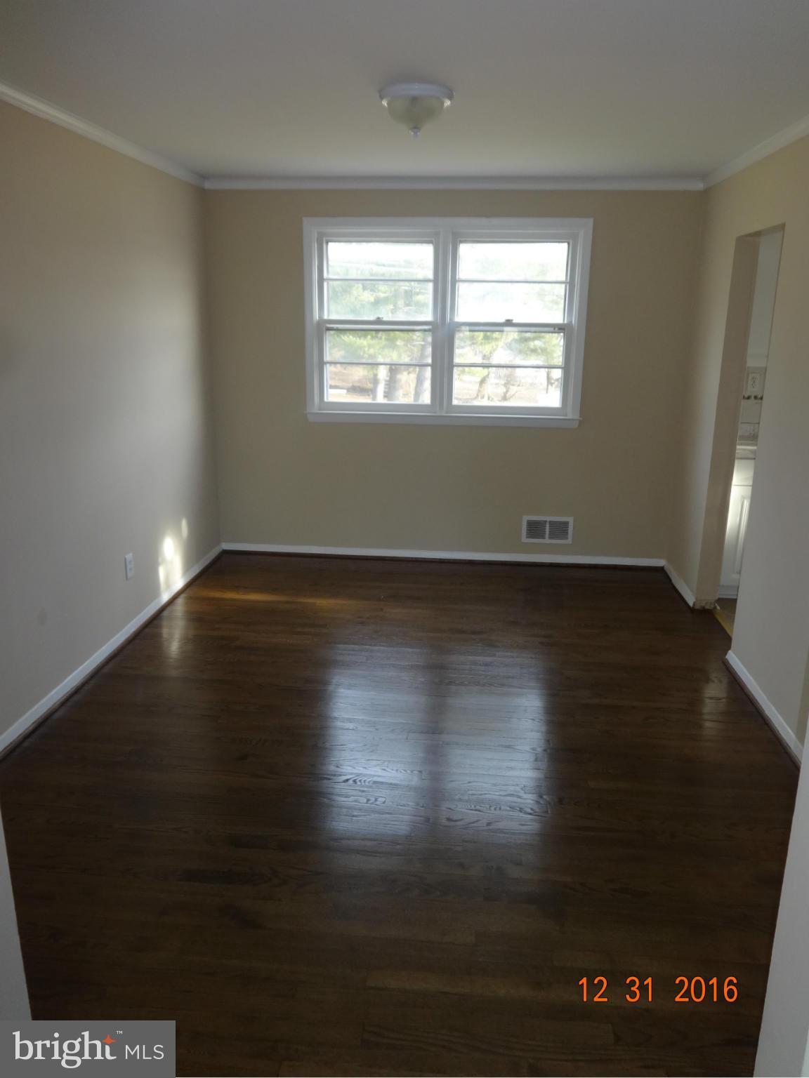 6203 Robin Hill Road Baltimore, MD 21207 - Photo 3 of 9 Dining Room