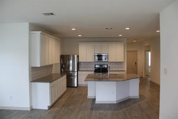 $2,300 | 8206 Precious Passing Way, Rosharon, TX 77583