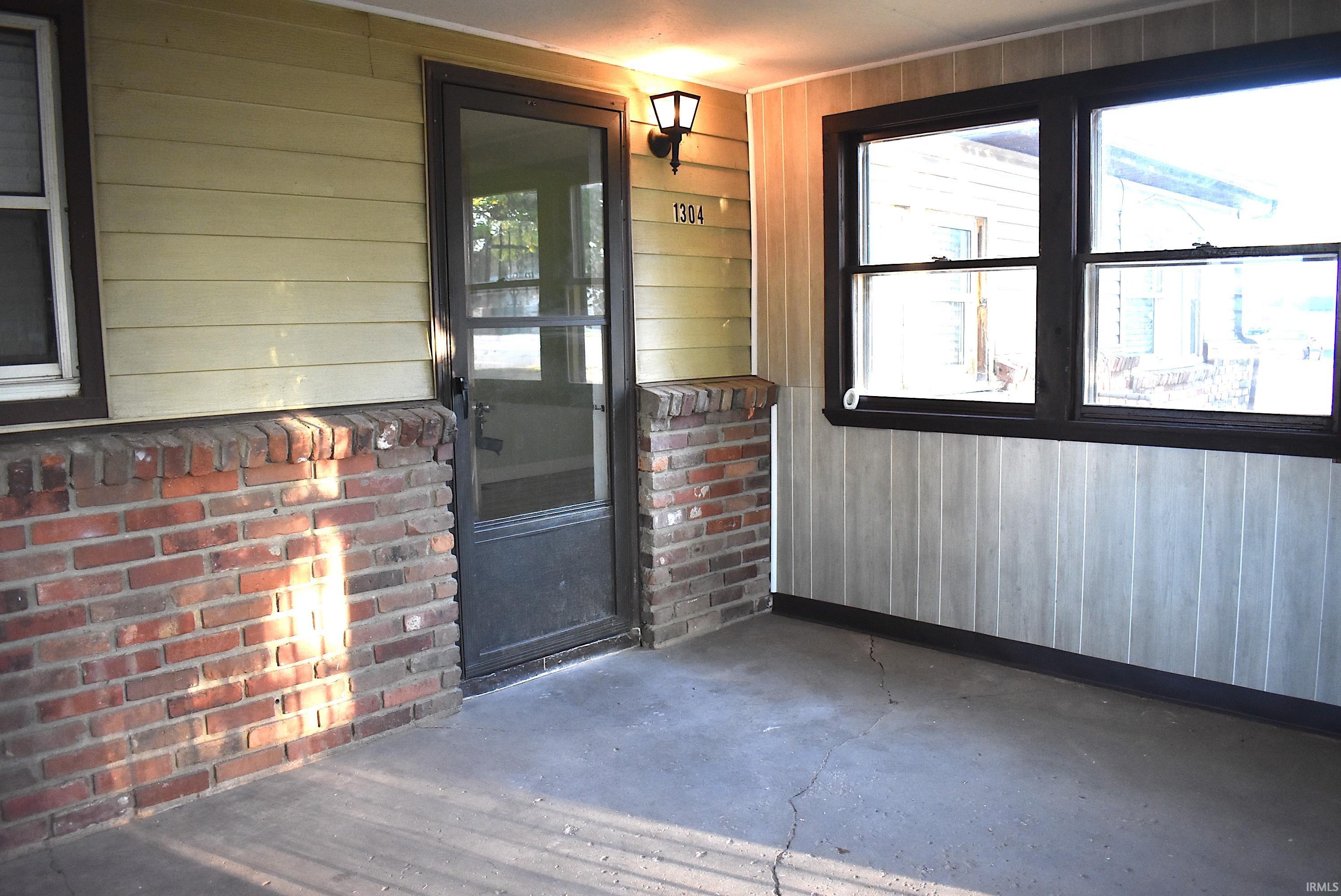 1304 East Morgan Street Kokomo, IN 46901 - Photo 2 of 22