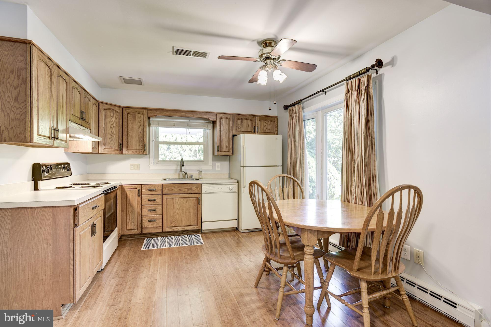 305 South Irving Road Sterling, VA 20164 - Photo 16 of 37 Kitchen