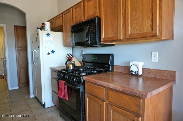 4467 North Harwick Road Prescott Valley, AZ 86314 - Photo 11 of 27 Gas Range:Micro:Frig