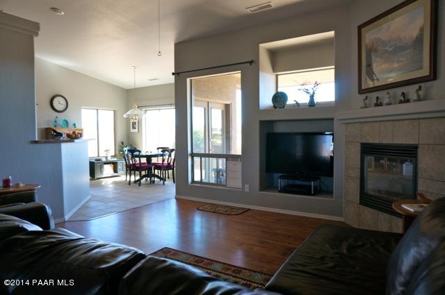 4467 North Harwick Road Prescott Valley, AZ 86314 - Photo 3 of 27 Living to Dining