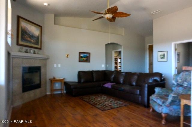 4467 North Harwick Road Prescott Valley, AZ 86314 - Photo 4 of 27 Living w:fp