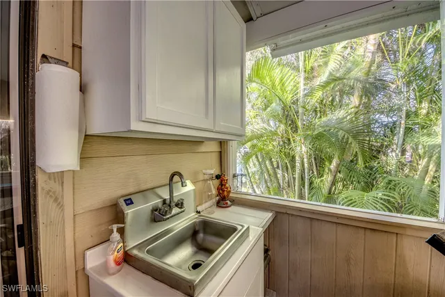 a view of a tennis court