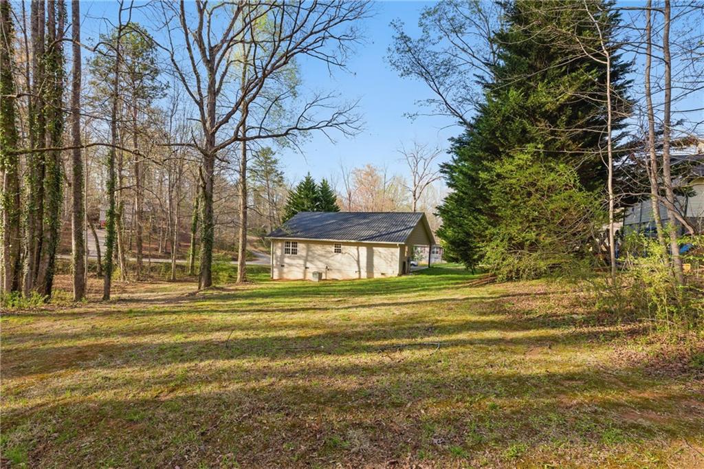 218 Eden Woods Clarkesville, GA 30523 - Photo 16 of 35 a view of a volley ball court