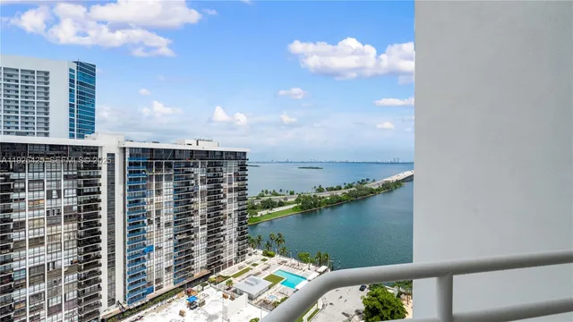 $4,152 | 555 Northeast 34th Street, Unit 2211, Miami, FL 33137
