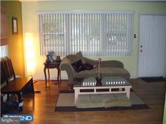 2750 East County Line Road Hatboro, PA 19040 - Photo 4 of 11 Living Room
