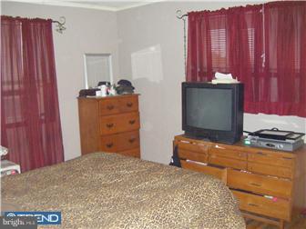 2750 East County Line Road Hatboro, PA 19040 - Photo 6 of 11 Bedroom - Main
