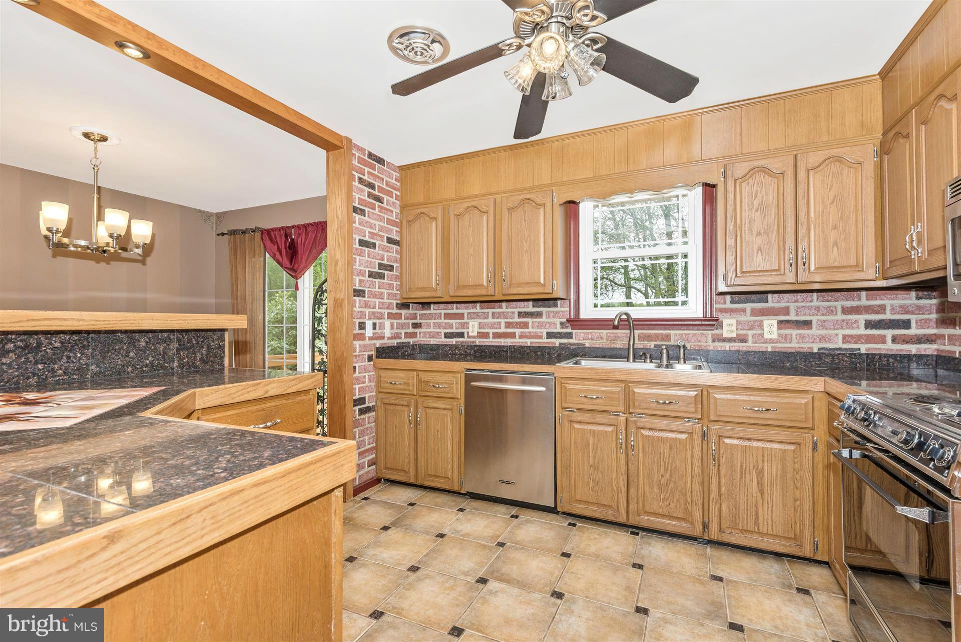 18111 Beallsville Road Poolesville, MD 20837 - Photo 11 of 29 Kitchen