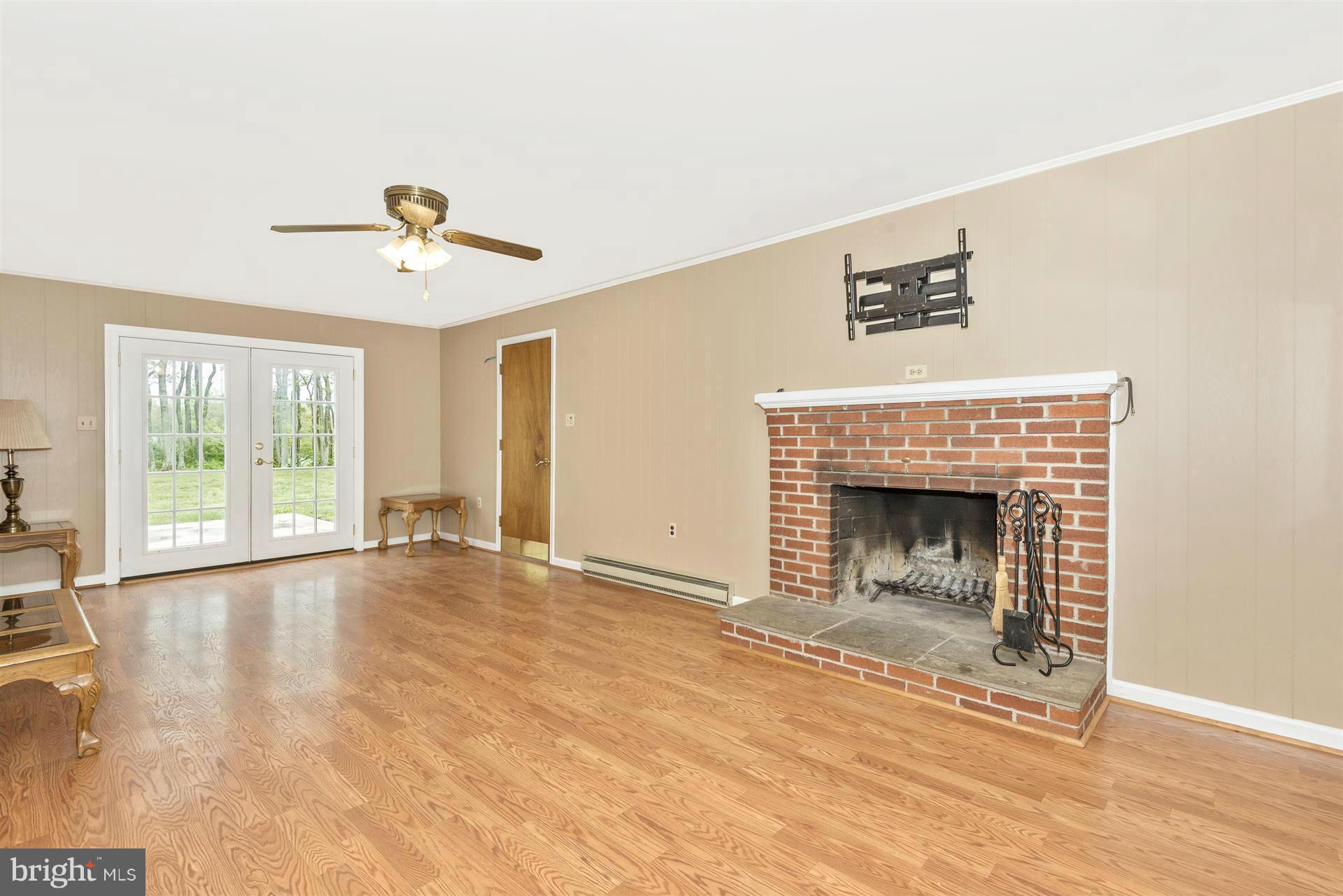 18111 Beallsville Road Poolesville, MD 20837 - Photo 23 of 29 Family Room