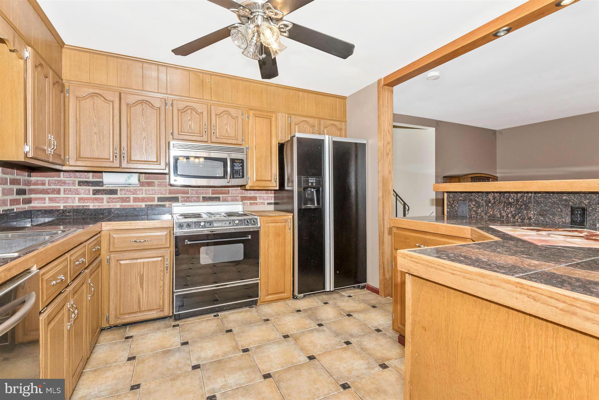 18111 Beallsville Road Poolesville, MD 20837 - Photo 9 of 29 Kitchen