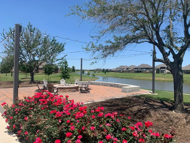 a view of a tennis court