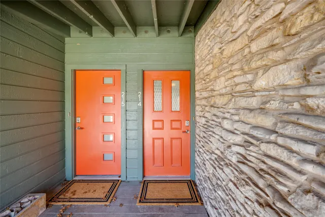 $1,250 | 1304 Mariposa Drive, Unit 214, Austin, TX 78704