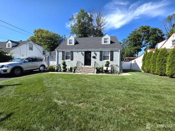 $510,000 | 382 Douglas Road, Roselle, NJ 07203